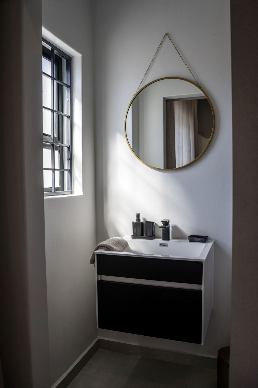 To Let 4 Bedroom Property for Rent in Sandown Western Cape